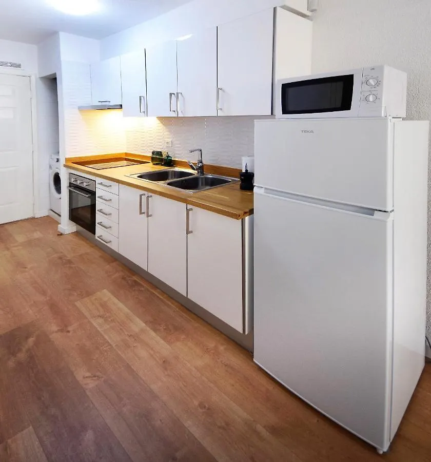 Peaceful & Bright Loft, Heated Pool, Netflix, Free Wifi & Parking, Tennis لوس كريستيانوس شقة
