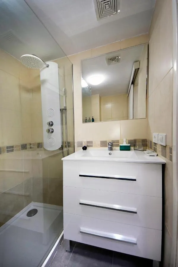 Peaceful & Bright Loft, Heated Pool, Netflix, Free Wifi & Parking, Tennis لوس كريستيانوس 0*,  إسبانيا