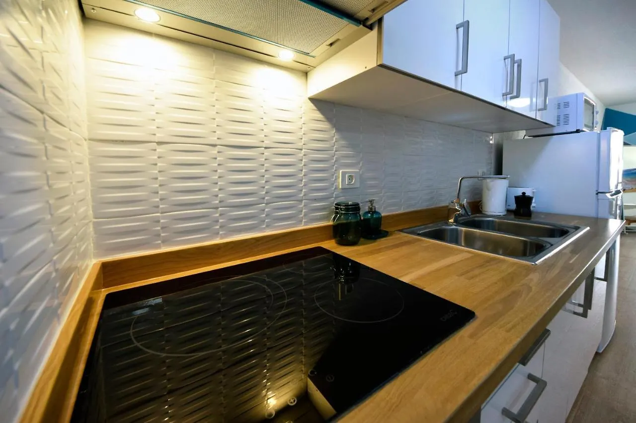 Peaceful & Bright Loft, Heated Pool, Netflix, Free Wifi & Parking, Tennis Los Cristianos  Lägenhet Los Cristianos (Tenerife)